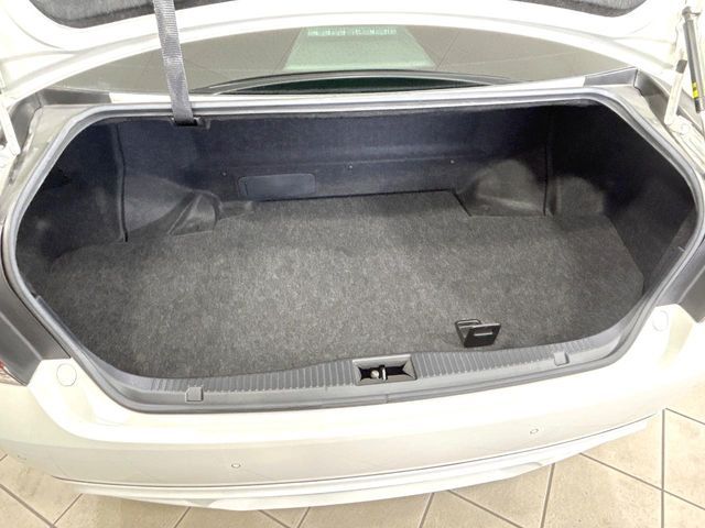 TOYOTA CROWN SEDAN HYBRID 2016 Image 31