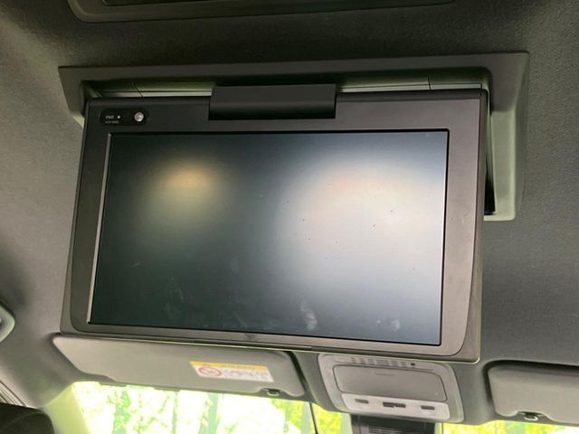 TOYOTA VOXY 2018 Image 31