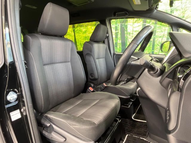 TOYOTA VOXY 2018 Image 31