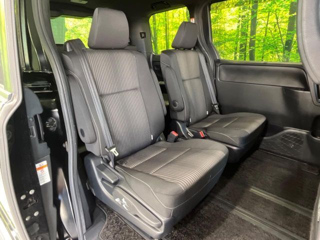 TOYOTA VOXY 2018 Image 31