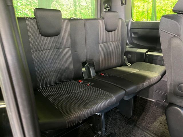 TOYOTA VOXY 2018 Image 31