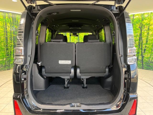 TOYOTA VOXY 2018 Image 31