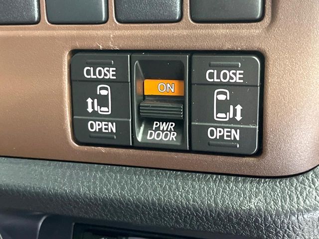 TOYOTA ESQUIRE HYBRID 2015 Image 31