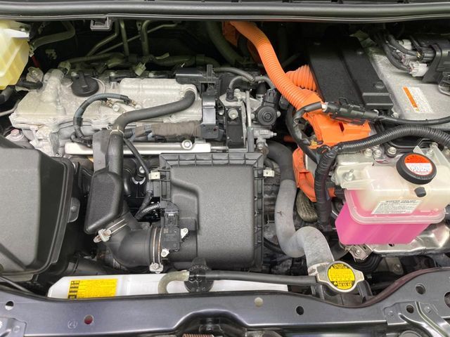 TOYOTA ESQUIRE HYBRID 2015 Image 31