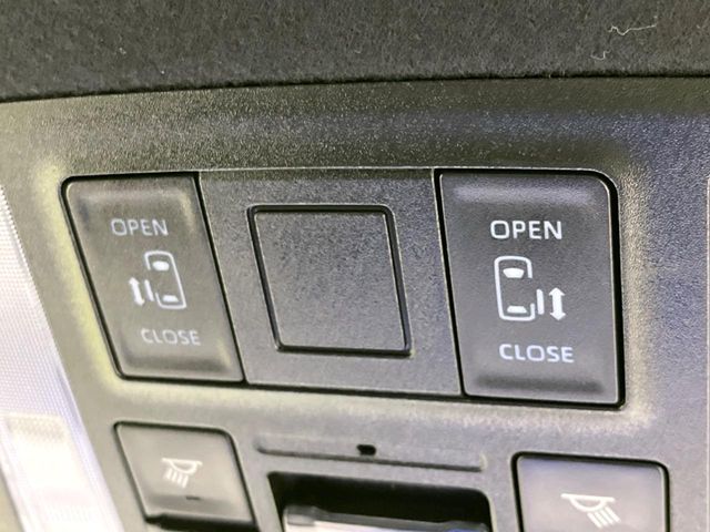 TOYOTA VOXY 2022 Image 31