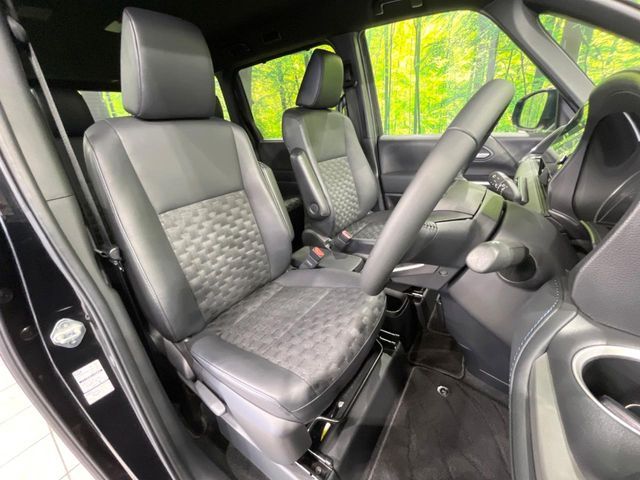 TOYOTA VOXY 2022 Image 31