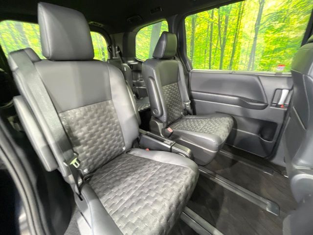 TOYOTA VOXY 2022 Image 31