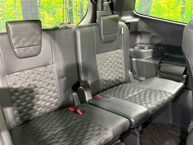 TOYOTA VOXY 2022 Image 31