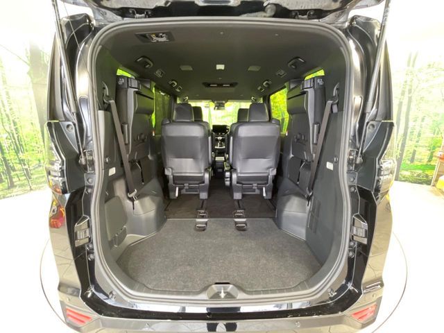 TOYOTA VOXY 2022 Image 31