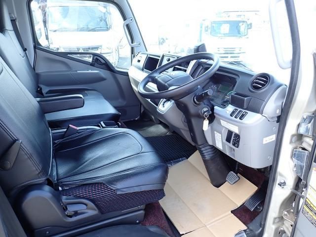 MITSUBISHI CANTER 2019 Image 31