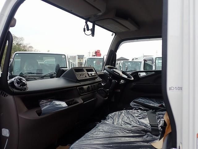 MITSUBISHI CANTER 2025 Image 31