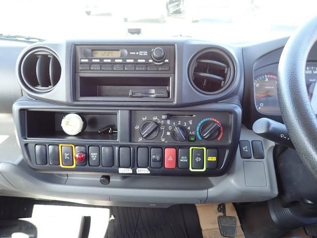 HINO DUTRO 2014 Image 31