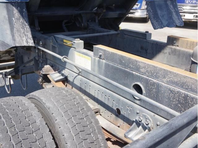 MITSUBISHI FUSOU FIGHTER 2013 Image 31