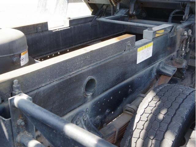 MITSUBISHI FUSOU FIGHTER 2013 Image 31