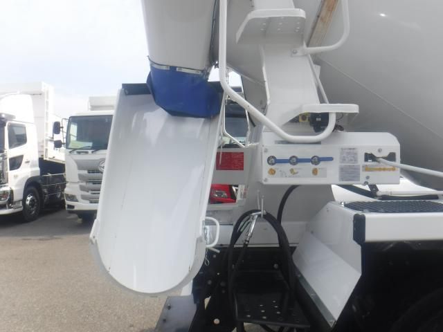 ISUZU GIGA 2024 Image 31