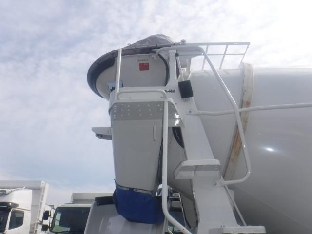 ISUZU GIGA 2024 Image 31