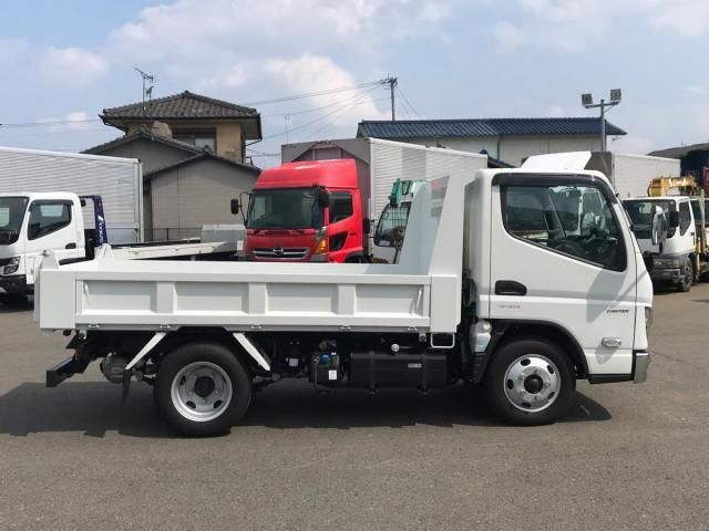MITSUBISHI CANTER 2024 Image 31