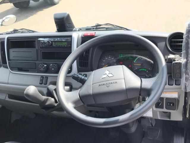 MITSUBISHI CANTER 2024 Image 31