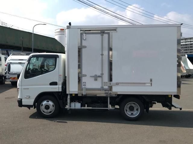 MITSUBISHI CANTER 2024 Image 31