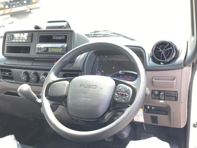 MITSUBISHI CANTER 2024 Image 31