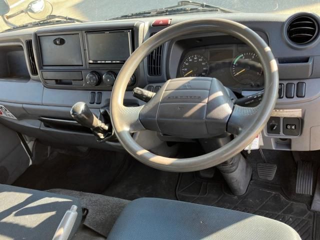 MITSUBISHI CANTER 2012 Image 31