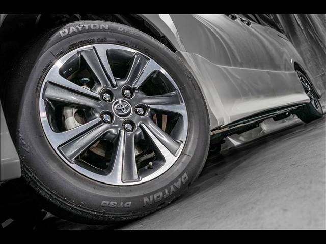 TOYOTA VOXY 2018 Image 31