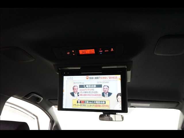 TOYOTA VOXY 2018 Image 31