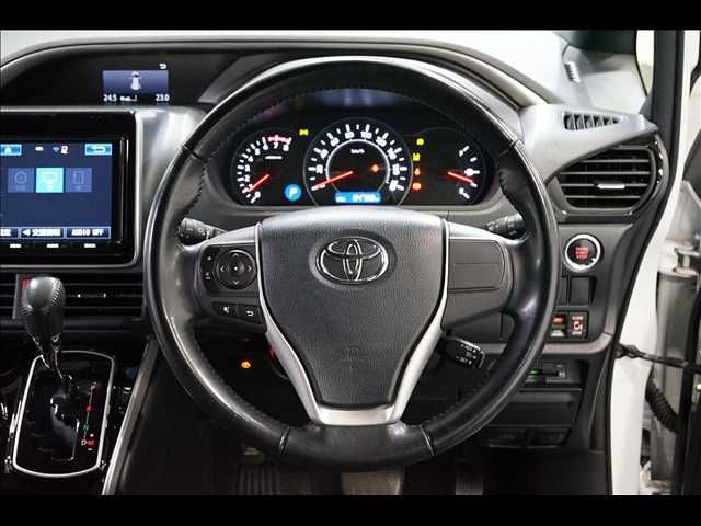 TOYOTA VOXY 2018 Image 31