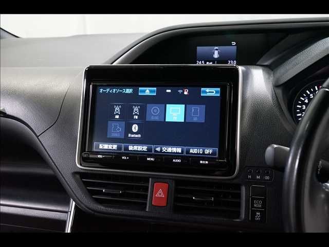 TOYOTA VOXY 2018 Image 31