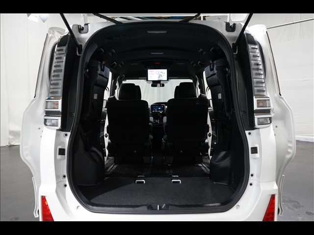 TOYOTA VOXY 2018 Image 31