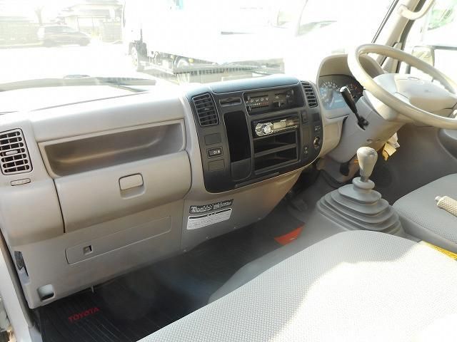 TOYOTA DYNA 2013 Image 31