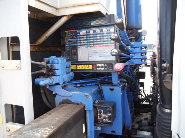 MITSUBISHI FUSOU FIGHTER 2010 Image 31