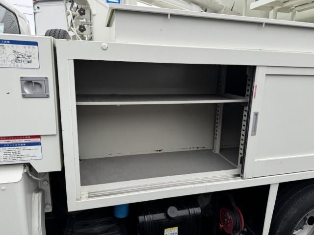 HINO DUTRO 2017 Image 31