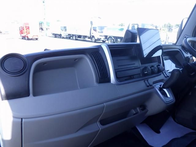 MITSUBISHI CANTER 2023 Image 31