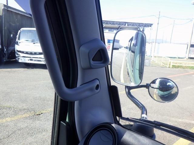 MITSUBISHI CANTER 2023 Image 31