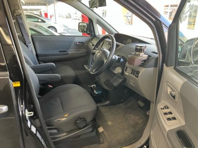 TOYOTA VOXY 4WD 2003 Image 31