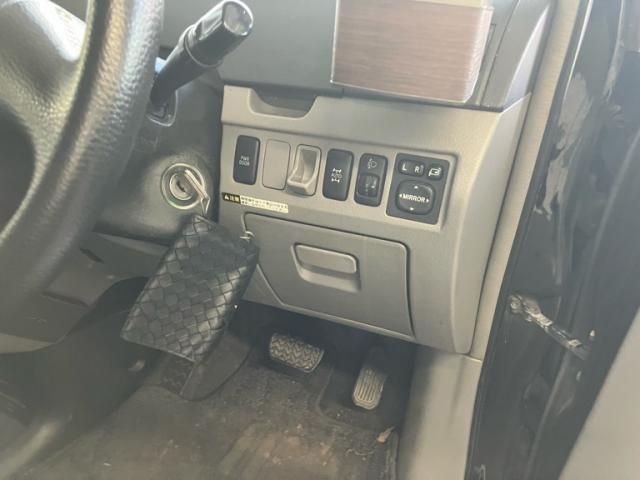 TOYOTA VOXY 4WD 2003 Image 31