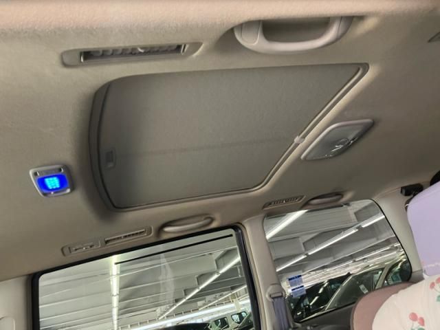 TOYOTA VOXY 4WD 2003 Image 31