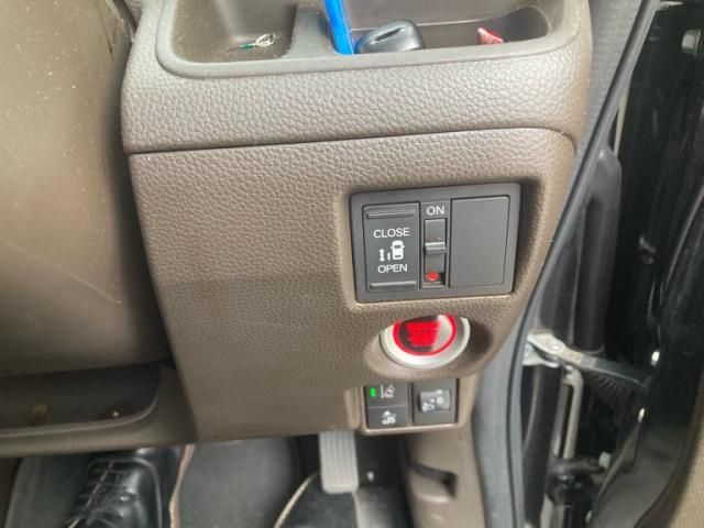 HONDA N BOX 2022 Image 31