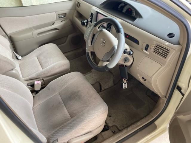 TOYOTA RAUM 2004 Image 31