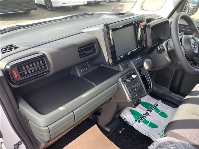 SUZUKI SPACIA GEAR 4WD 2024 Image 31