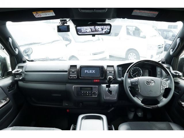 TOYOTA HIACE VAN 2WD 2022 Image 31