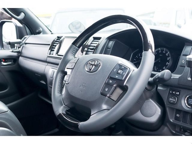 TOYOTA HIACE VAN 2WD 2022 Image 31