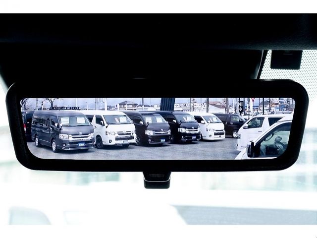 TOYOTA HIACE VAN 2WD 2022 Image 31