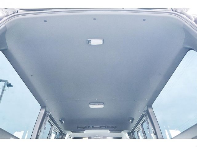 TOYOTA HIACE VAN 2WD 2022 Image 31