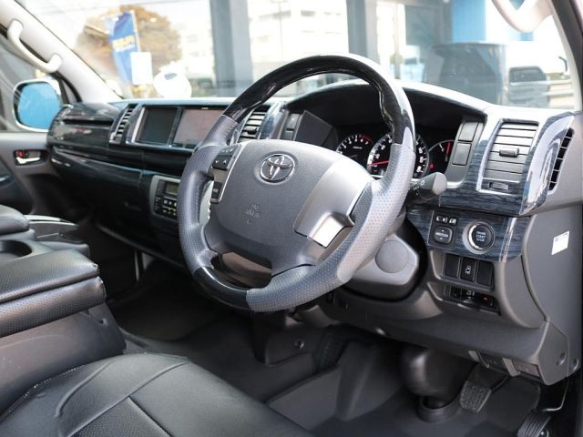 TOYOTA HIACE WAGON 2017 Image 31