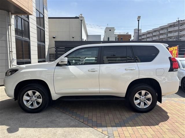 TOYOTA LANDCRUISER PRADO 2023 Image 31