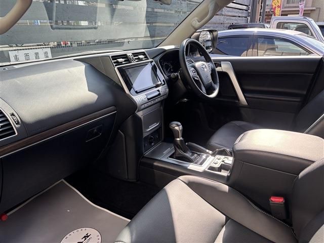 TOYOTA LANDCRUISER PRADO 2023 Image 31