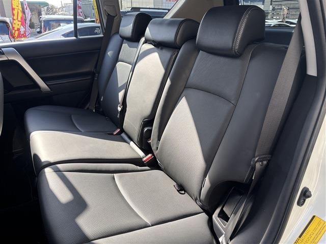 TOYOTA LANDCRUISER PRADO 2023 Image 31