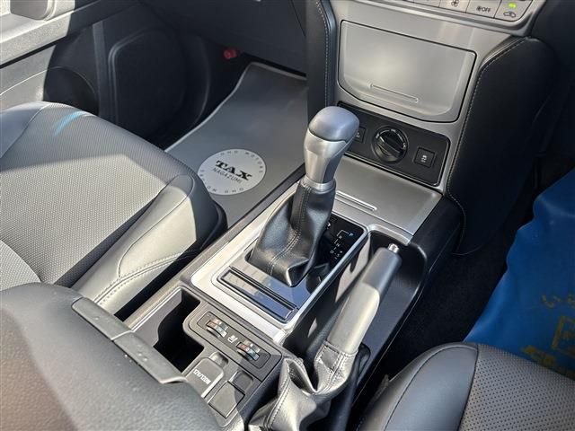 TOYOTA LANDCRUISER PRADO 2023 Image 31